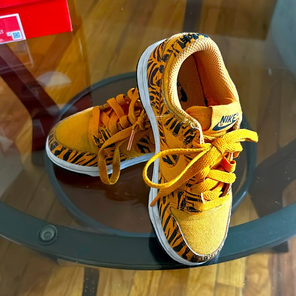 Nike tiger dunks